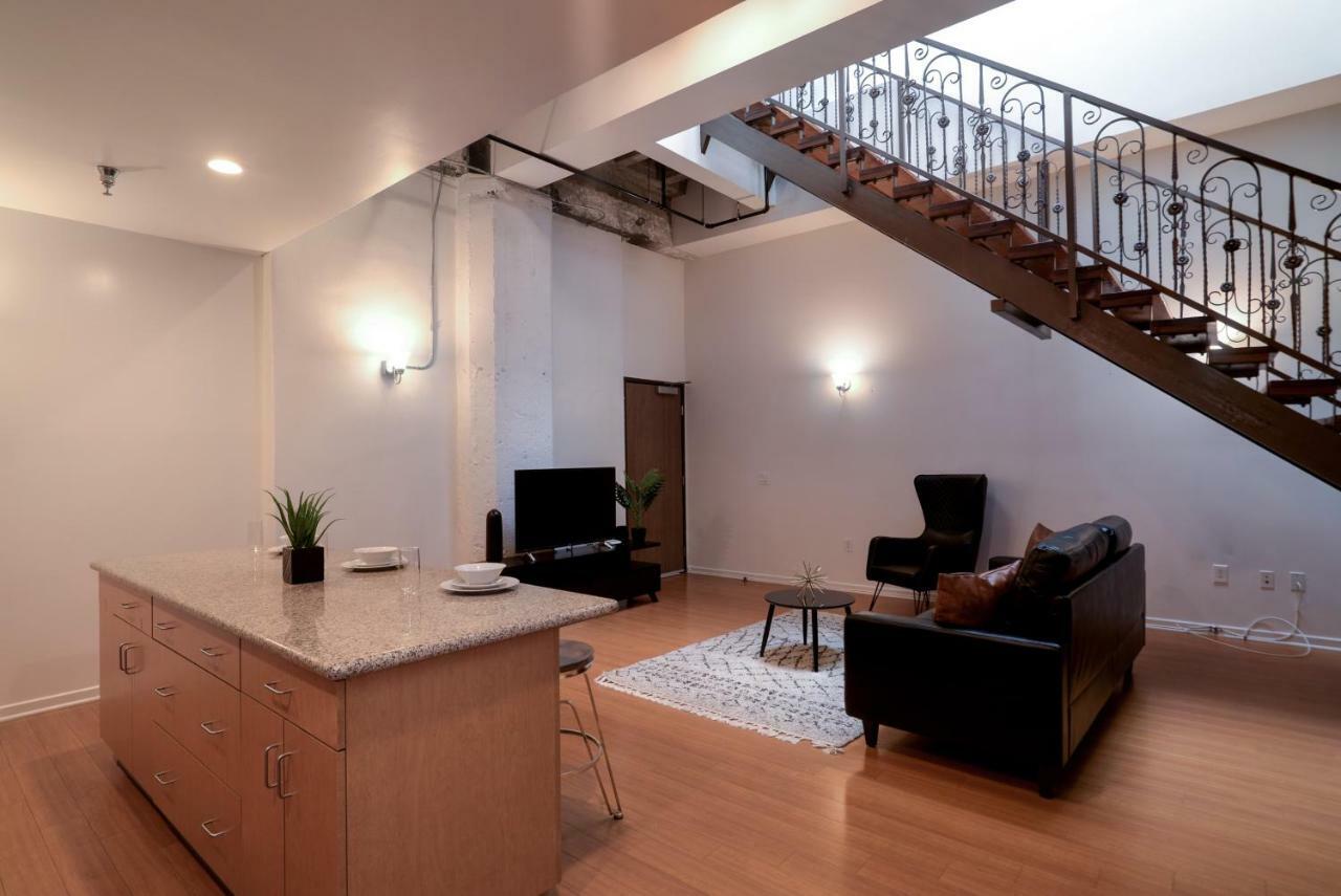 Dtla Two Level Convention Center Loft *