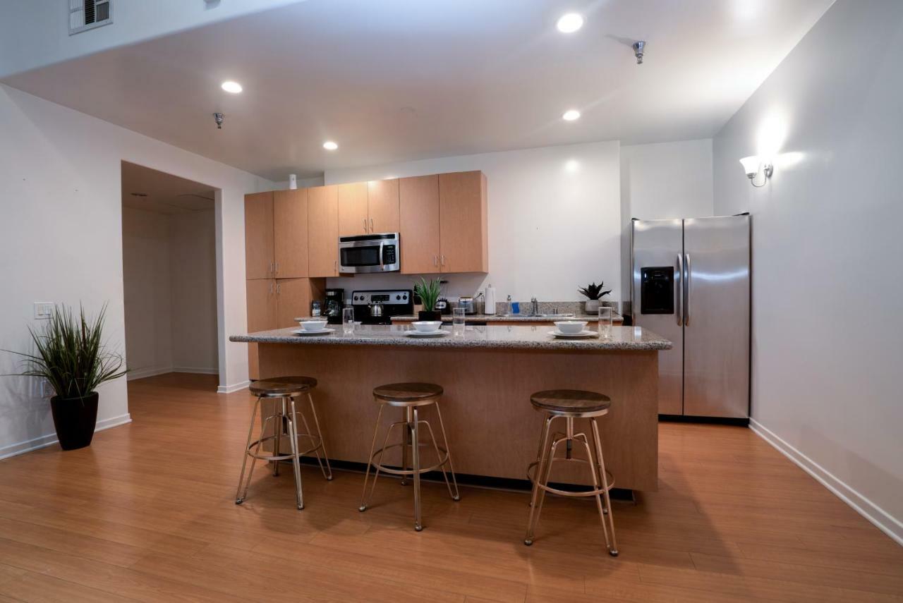 Dtla Two Level Convention Center Loft Apartment