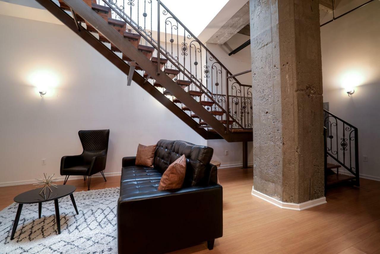 Dtla Two Level Convention Center Loft Apartment *