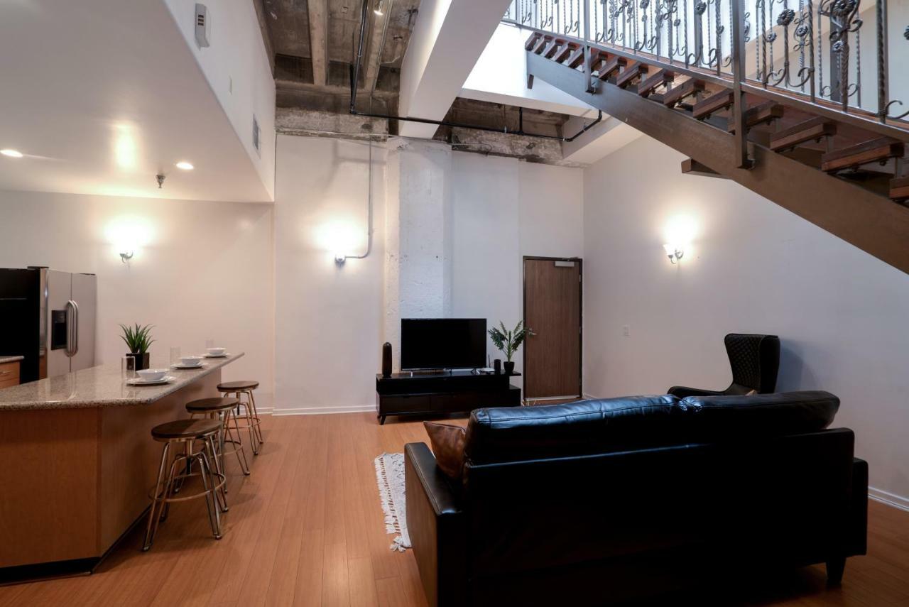 Dtla Two Level Convention Center Loft Apartment *